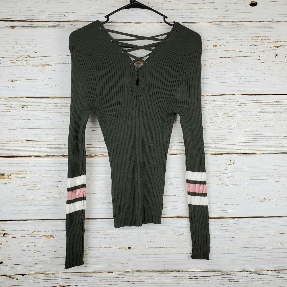 NWT Hooked Up Laced Back Sweater - Picture 5 of 5